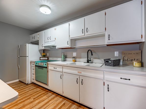 1609 E State St #102