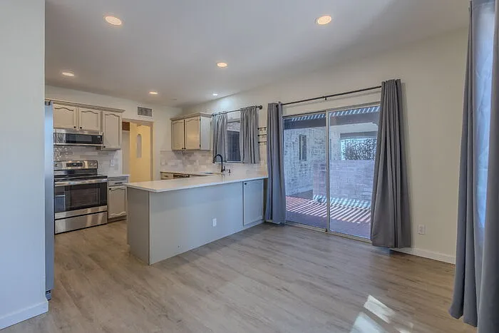 1321 N Paseo Maravilloso — Photo 9