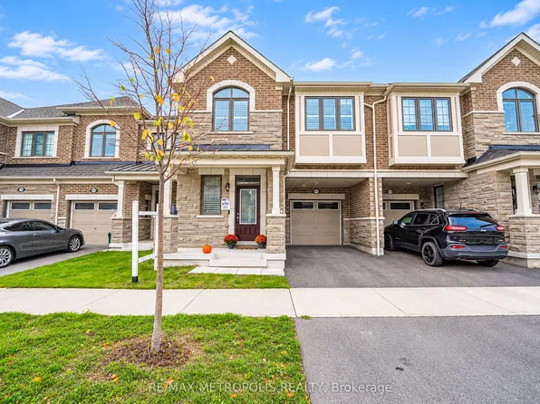 3237 Turnstone Blvd, Pickering, ON L1X 0N3