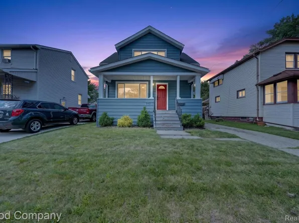 305 E Jarvis Ave, Hazel Park, MI 48030