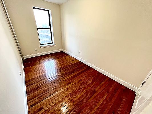 4th image of 515 W 179th St #3B