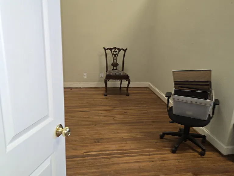 301 Broad St #250 — Photo 6