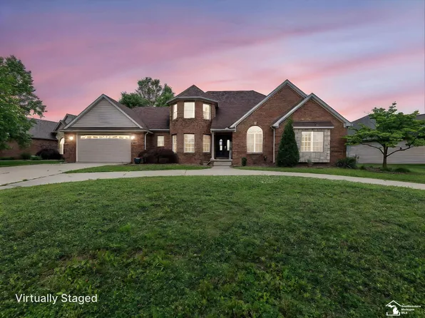 831 Saint James Park Ave, Monroe, MI 48161