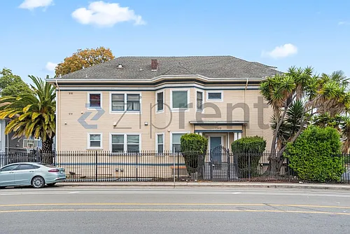 1202 Adeline St Photo 1