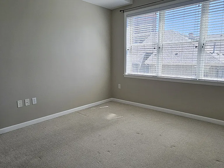 1950 N Logan St #509 — Photo 12