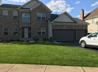 610 S Avon Ct, Oswego, IL