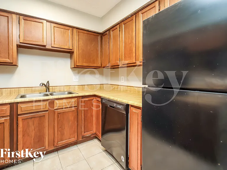 16239 La Terra Dr — Photo 6