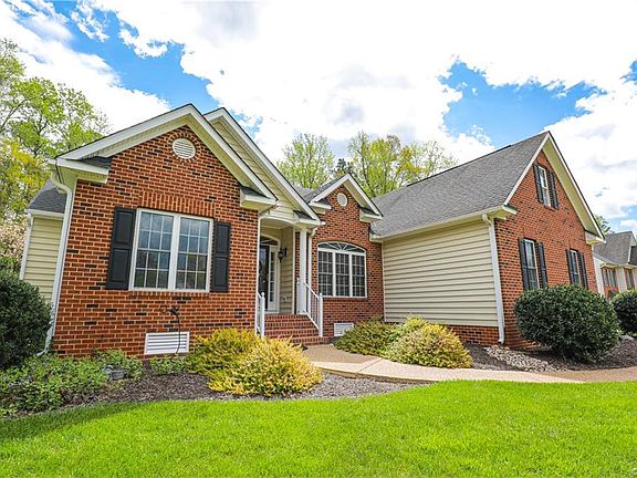 3rd image of 9402 Colvincrest Dr