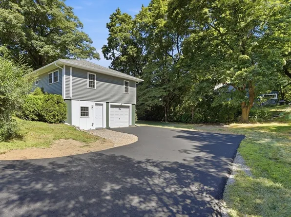 217 W Main St, Northborough, MA 01532
