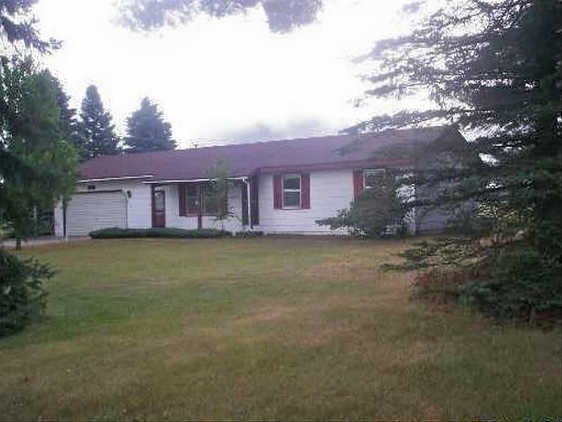 2nd image of 3495 S Mackinaw Trl
