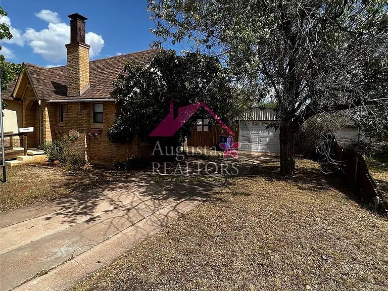 208 Lewis Front St — Photo 2