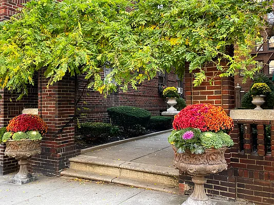 Rented by Compass | media 26