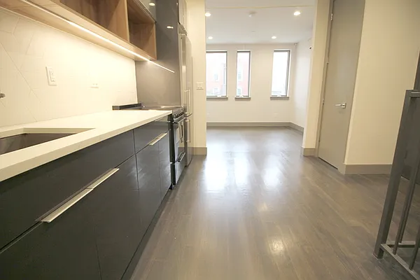 Rented by Elite NY Holdings | media 17