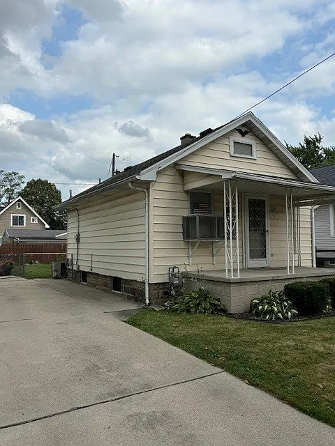 701 Dover Place - HSE — Photo 2