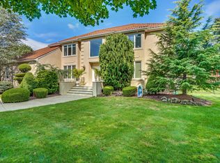 3 Yorke Ln, Ocean, NJ 07712