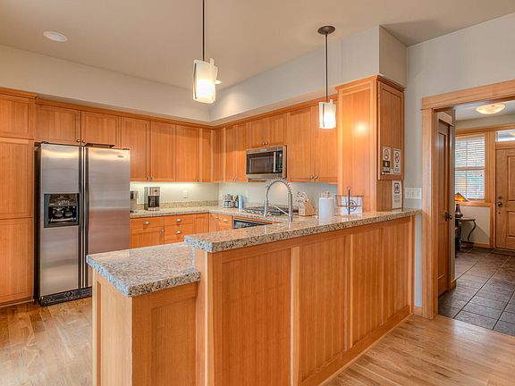 4th image of 57135 Evergreen Loop