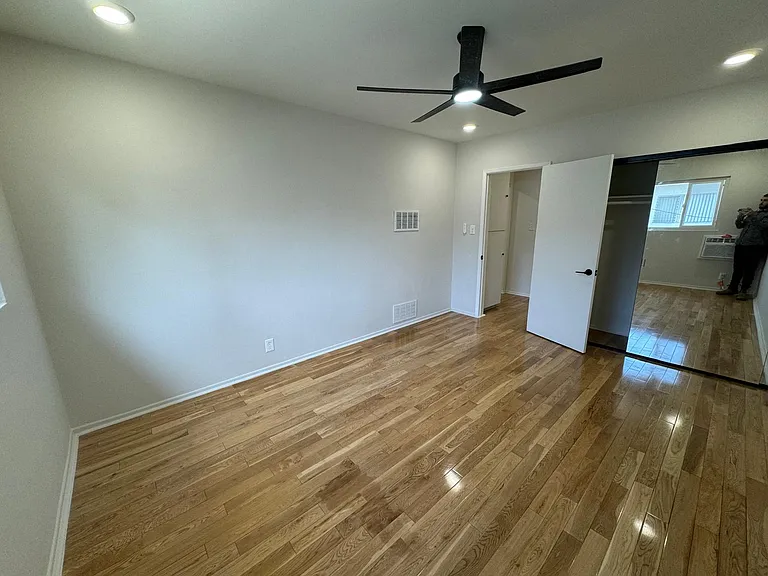 7529 Norton Ave #7 — Photo 9