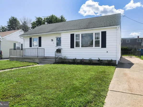 8 Paul Rd, New Castle, DE 19720