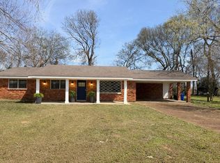 409 E Lakeside Dr, Florence, AL 35630