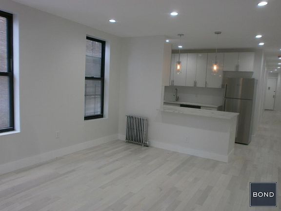 3rd image of 880 St Nicholas Ave APT 34