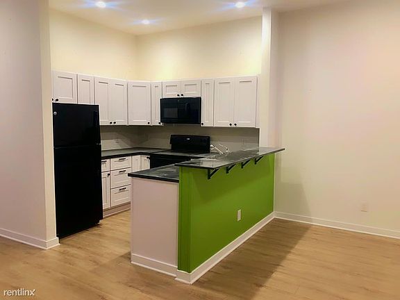 4th image of 804 N Broad St #B