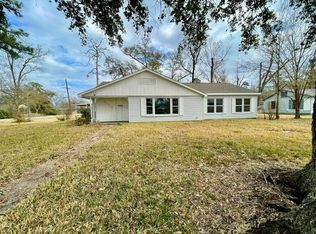 3190 Willowood Dr, Beaumont, TX 77703