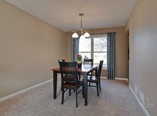 5420 Ebony Ct, Gurnee, IL 60031