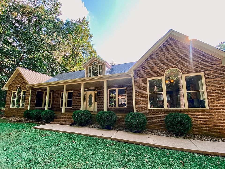 1st image of 1006 Clearview Point