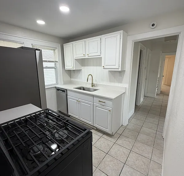 4345 W 48th St — Photo 3