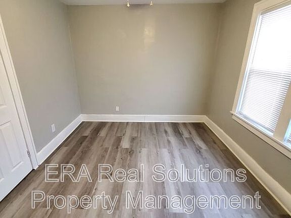5th image of 826 Leona Ave