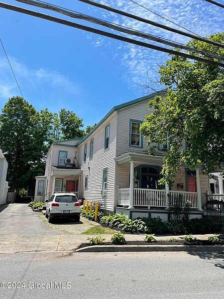 3rd image of 142 Washington Street