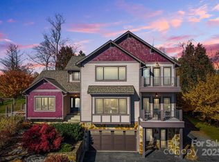 235 Windwhisper Dr, Asheville, NC 28804