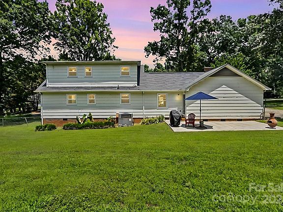 5th image of 211 Todd Dr