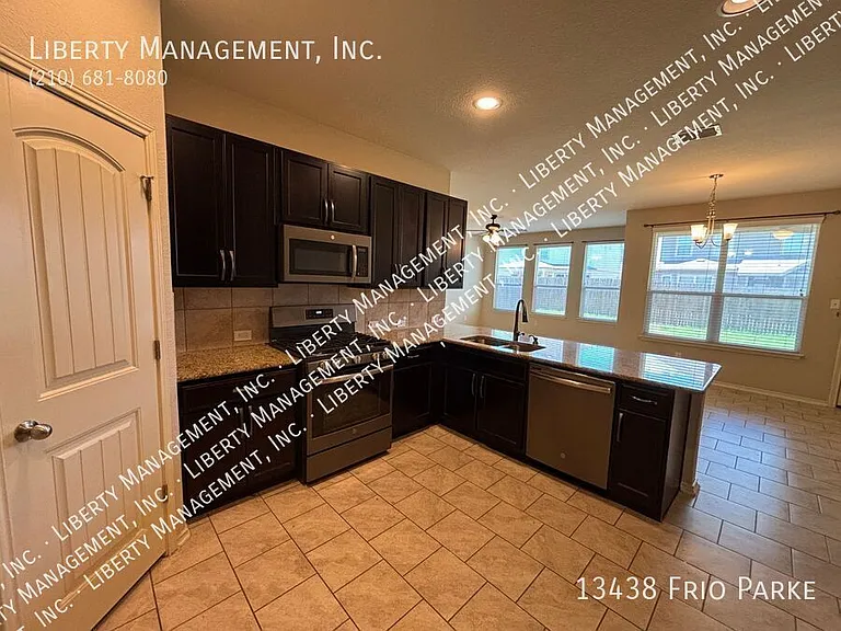 13438 Frio Parke — Photo 9