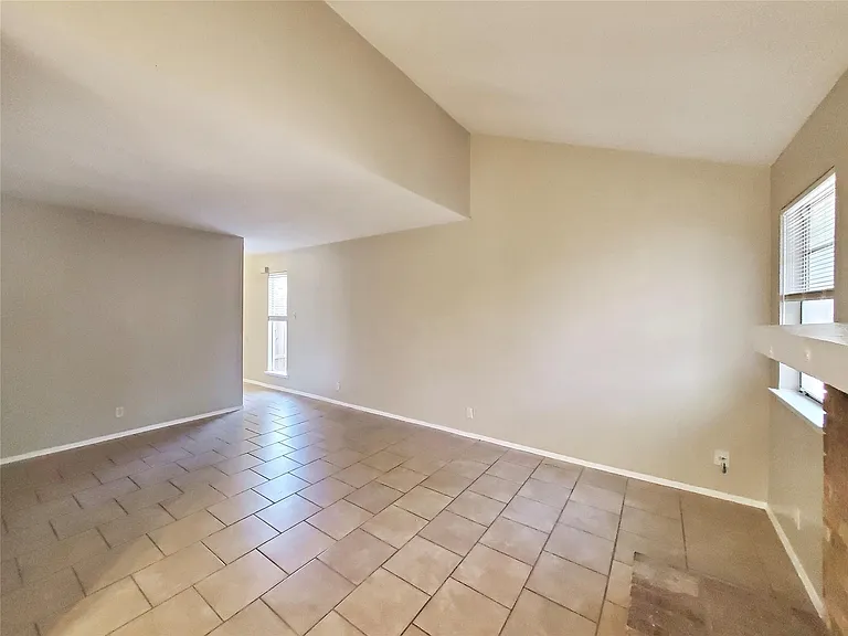 1814 Nicole Cir #B — Photo 5