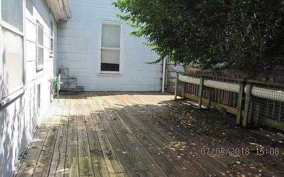5th image of 108 E Main St