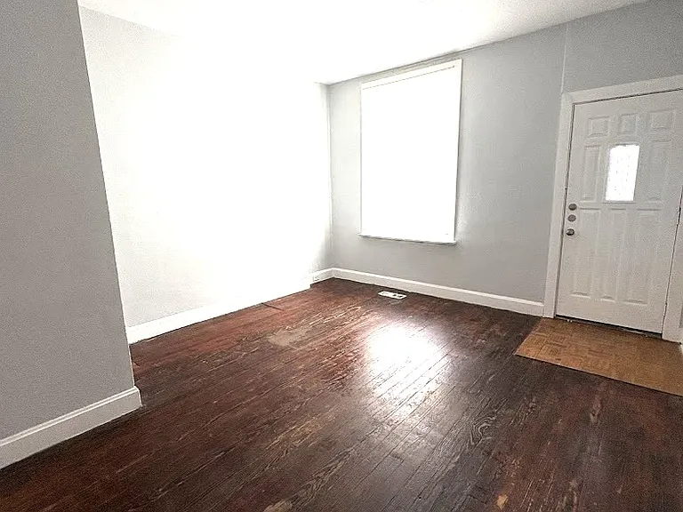 3637 Alberta St — Photo 6