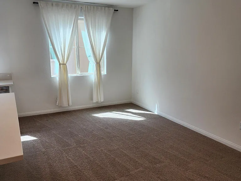 1528 Redbud Way — Photo 7