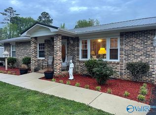 71 Lecroy Rd, Guntersville, AL 35976