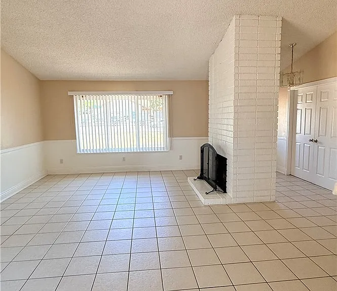 10275 Banyan St — Photo 4