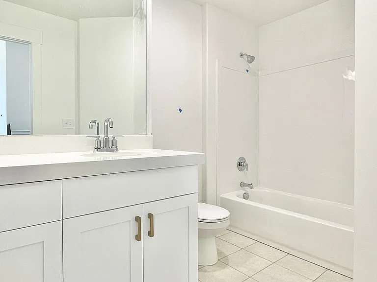 899 E Pacific Dr — Photo 14