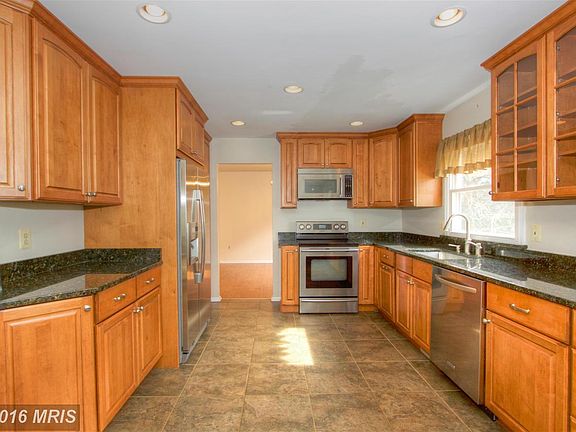4th image of 101 Woodlawn Dr