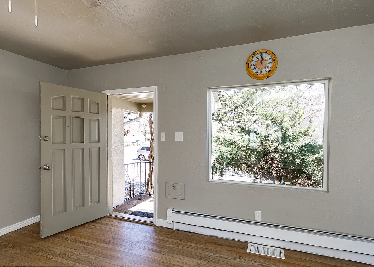 Building Photo - 728 N Meade Ave #A