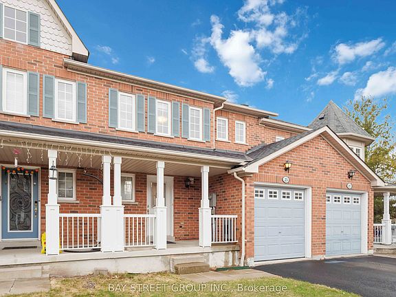3rd image of 25 Maple Ridge Cres