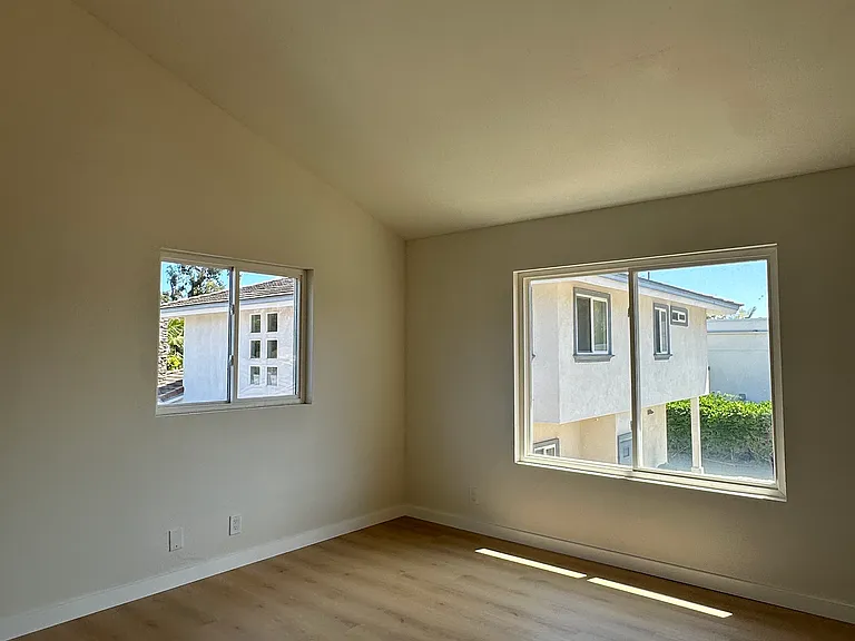 1300 Oak Ave #4 — Photo 9