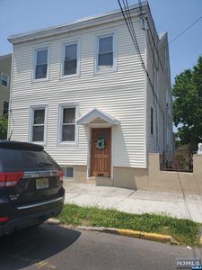 422-424 E 19th St, Paterson, NJ, 07524