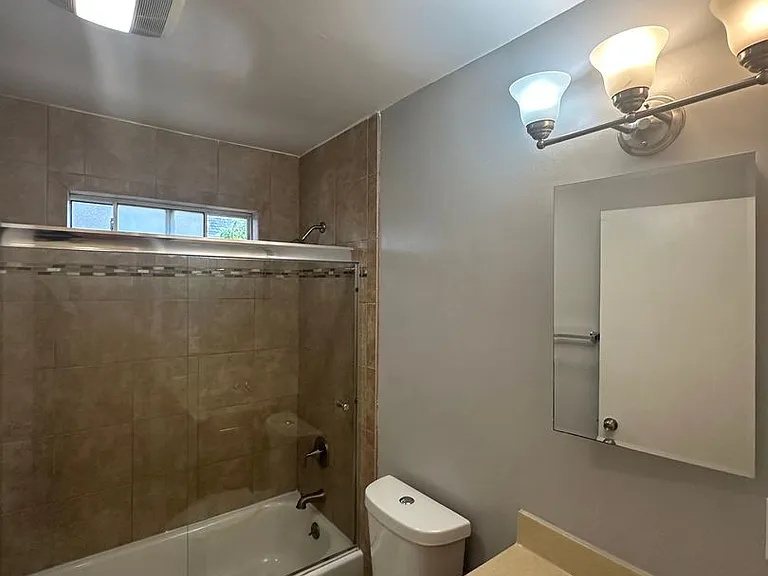 250 Palo Alto Ave — Photo 17