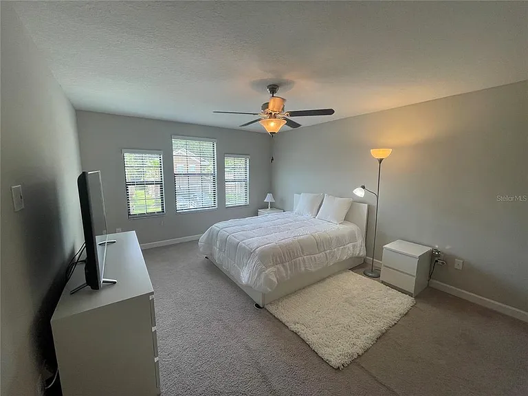 1596 Ludington Ave — Photo 28
