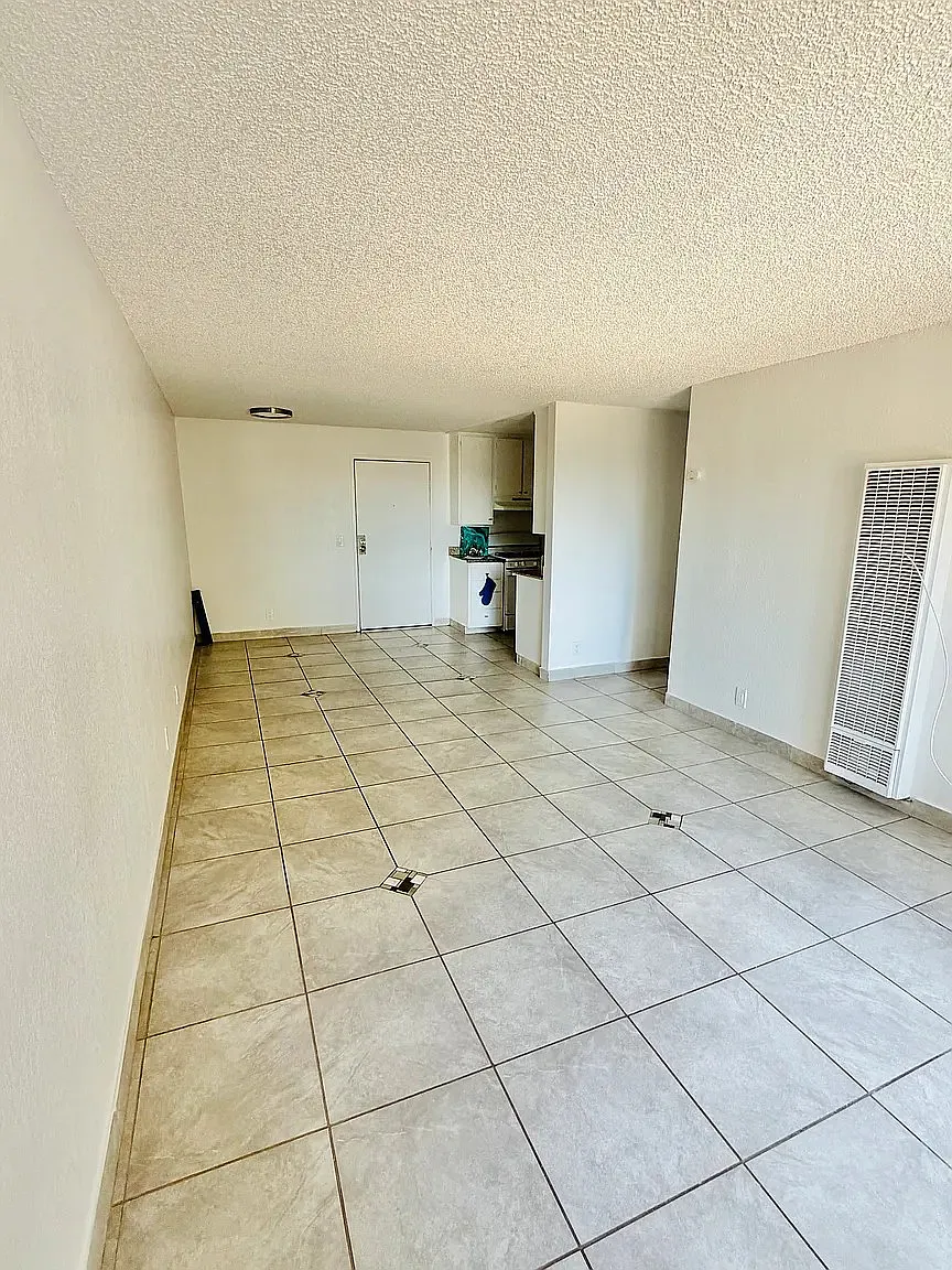 1 bed, 896 sqft, $1,695 — Photo 3