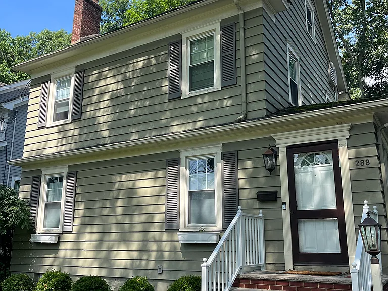 288 Seneca Pl — Photo 2